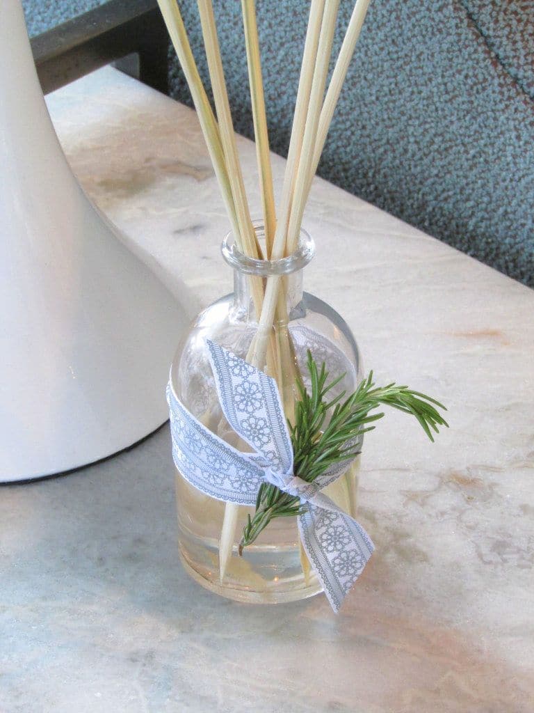 diy-essential-oil-reed-diffuser-table
